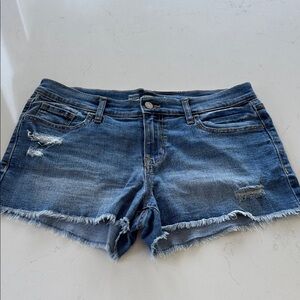 Old Navy Blue Distressed Jean Shorts for Women.  Size: 8 ✨🩳